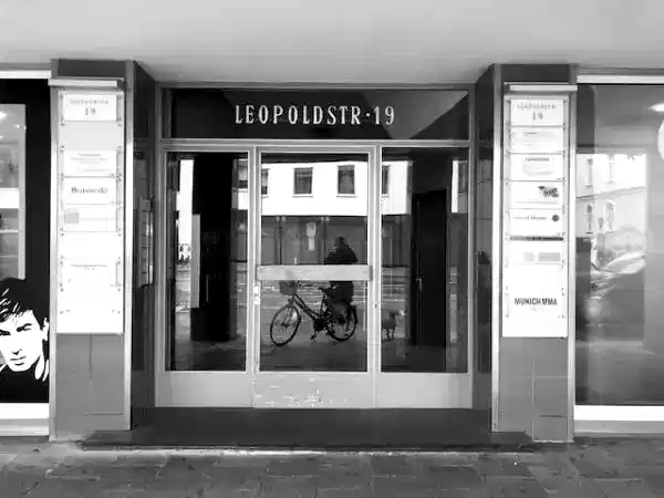 DrückGlück Gym Leopoldstrasse Eingang
